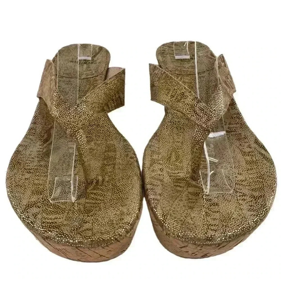 Stuart Weitzman sandals 10.5 gold leather snakeskin print cork platform thong - Picture 3 of 14